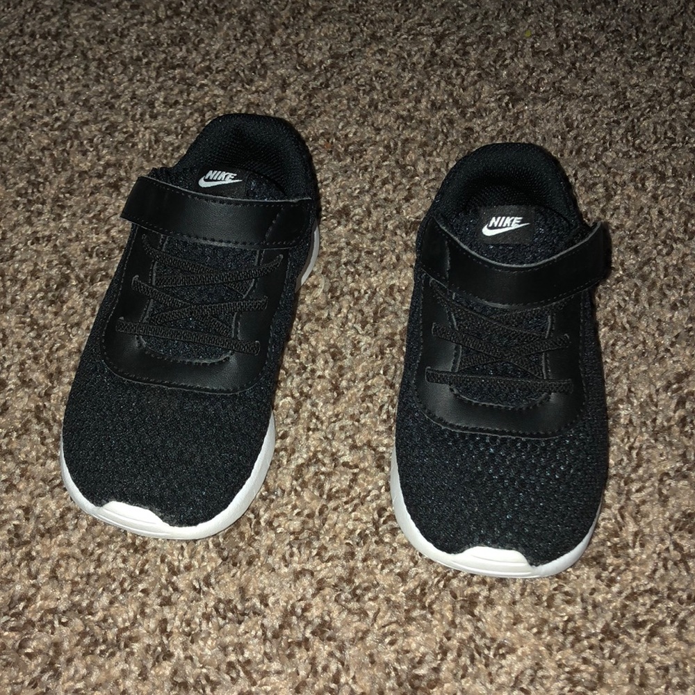 BRAND NEW! 9c Toddler Nike
